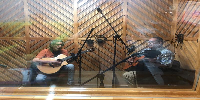 Transcripción y registro fonográfico de canciones de Max Góldenberg y Guadalupe Urbina